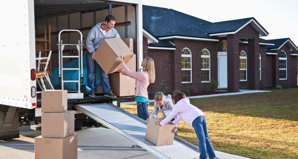 Camion de déménagement et conseils pour éviter les frais imprévus de déménagement